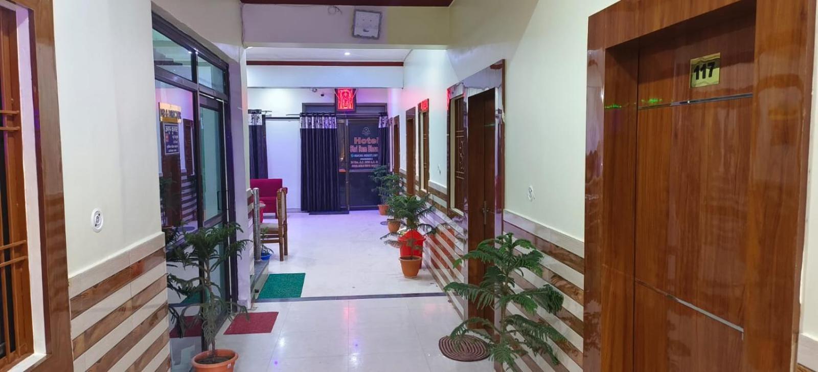 Hotel Shri Ram Bhavan Ayodhya Ngoại thất bức ảnh